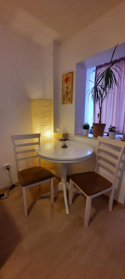 Farmec Studio Apartment Cluj-Napoca Ngoại thất bức ảnh