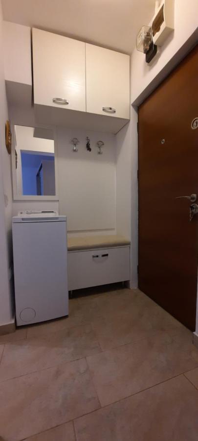 Farmec Studio Apartment Cluj-Napoca Ngoại thất bức ảnh